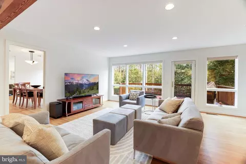 Living - 11409 Fieldstone Ln, Reston, VA 20191 photo 4 of 11