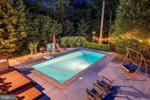 Exterior - 11409 Fieldstone Ln, Reston, VA 20191 photo 11 of 22
