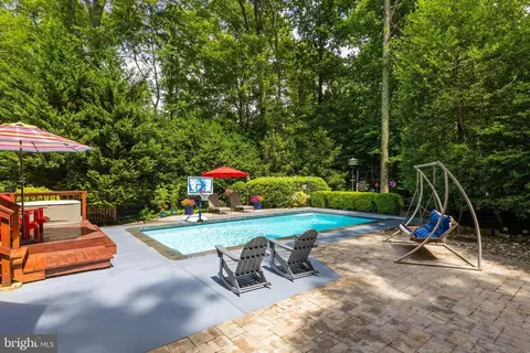 Exterior - 11409 Fieldstone Ln, Reston, VA 20191 photo 17 of 22
