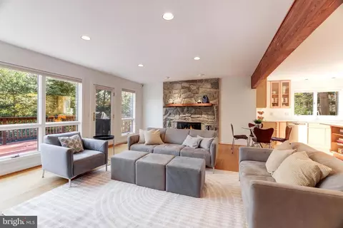 Living - 11409 Fieldstone Ln, Reston, VA 20191 photo 1 of 11