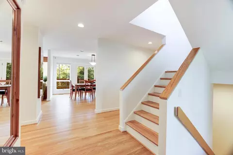 Entry Way - 11409 Fieldstone Ln, Reston, VA 20191 photo 3 of 5