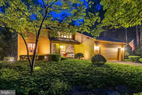 Exterior - 11409 Fieldstone Ln, Reston, VA 20191 photo 8 of 22