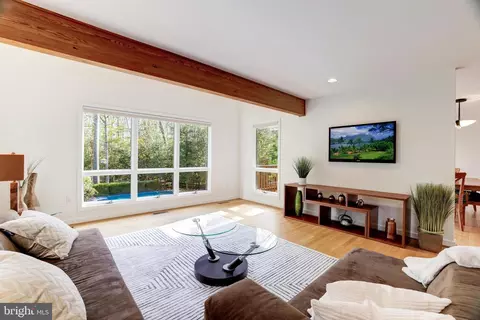 Living - 11409 Fieldstone Ln, Reston, VA 20191 photo 7 of 11