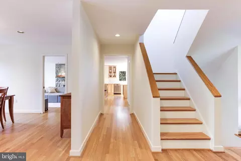 Entry Way - 11409 Fieldstone Ln, Reston, VA 20191 photo 4 of 5