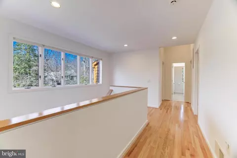 Entry Way - 11409 Fieldstone Ln, Reston, VA 20191 photo 5 of 5