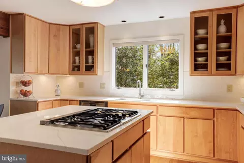 Kitchen - 11409 Fieldstone Ln, Reston, VA 20191 photo 3 of 4