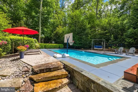 Exterior - 11409 Fieldstone Ln, Reston, VA 20191 photo 14 of 22