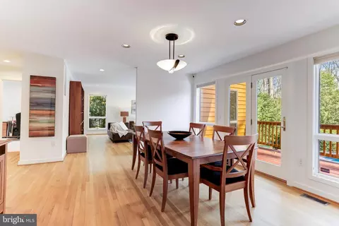 Dining - 11409 Fieldstone Ln, Reston, VA 20191 photo 5 of 5
