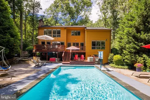 Exterior - 11409 Fieldstone Ln, Reston, VA 20191 photo 12 of 22