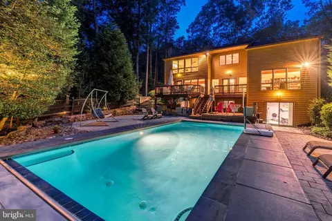 Exterior - 11409 Fieldstone Ln, Reston, VA 20191 photo 10 of 22