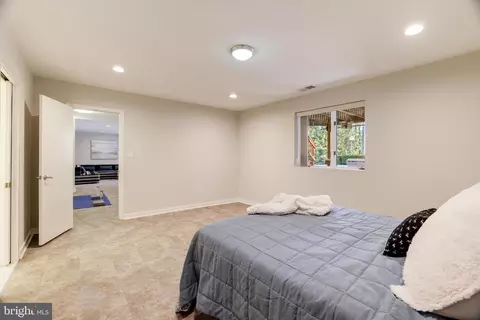 Bedroom - 11409 Fieldstone Ln, Reston, VA 20191 photo 6 of 6