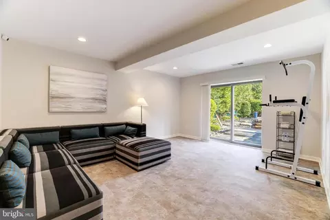 Living - 11409 Fieldstone Ln, Reston, VA 20191 photo 11 of 11