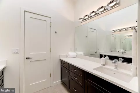 Bath - 11409 Fieldstone Ln, Reston, VA 20191 photo 7 of 9