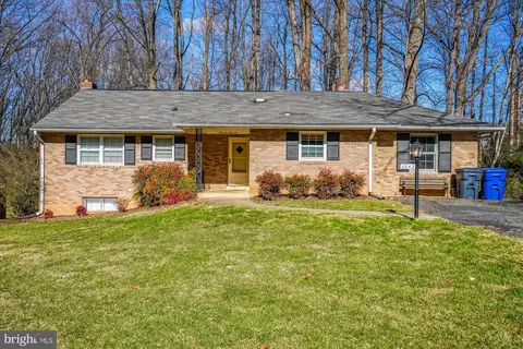 6642 Kirby Ct, Falls Church, VA 22043