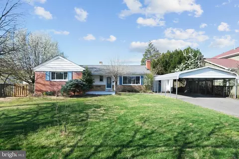 3514 Maple Ct, Falls Church, VA 22041