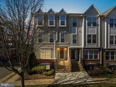 11576 A Cavalier Landing Ct #901-A, Fairfax, VA 22030