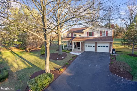 3507 Wisteria Way Ct, Fairfax, VA 22033