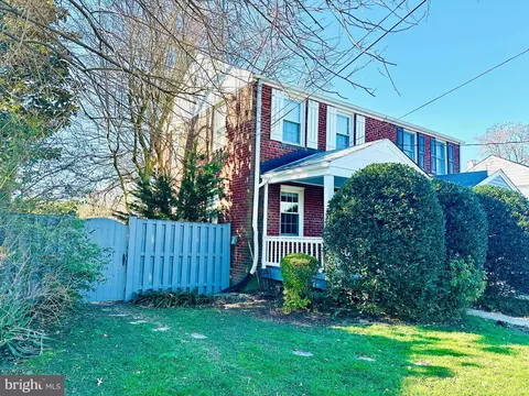 2725 Fairhaven Ave, Alexandria, VA 22303