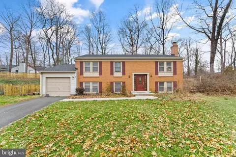 1502 Bayflower Ct, Herndon, VA 20170