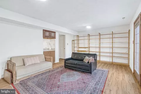 Living - 1126 Pine Hill Rd, Mclean, VA 22101 photo 8 of 8