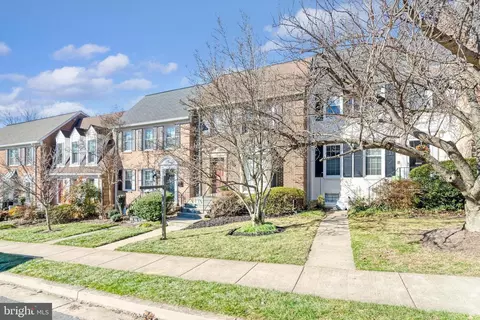 Exterior - 1126 Pine Hill Rd, Mclean, VA 22101 photo 7 of 8
