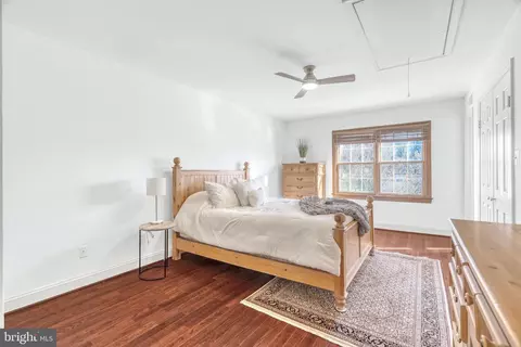 Bedroom - 1126 Pine Hill Rd, Mclean, VA 22101 photo 1 of 7