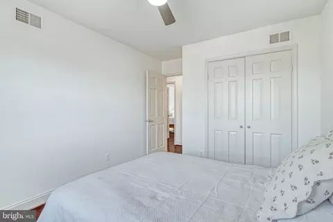 Bedroom - 1126 Pine Hill Rd, Mclean, VA 22101 photo 5 of 7