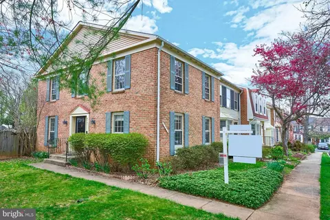 6551 Sand Wedge Ct, Alexandria, VA 22312