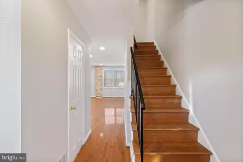 Entry Way - 9814 Lakepointe Dr, Burke, VA 22015 photo 2 of 2