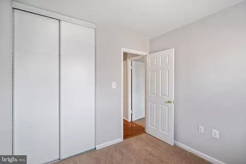 Bedroom - 9814 Lakepointe Dr, Burke, VA 22015 photo 3 of 3