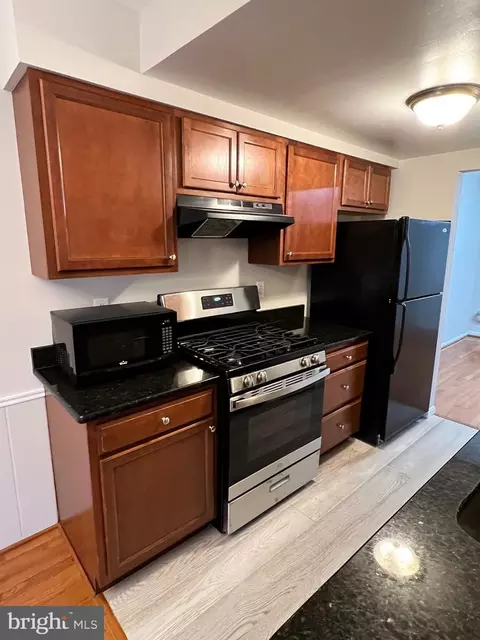 Kitchen - 9814 Lakepointe Dr, Burke, VA 22015 photo 2 of 4