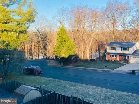 View/Area - 9814 Lakepointe Dr, Burke, VA 22015 photo 3 of 3