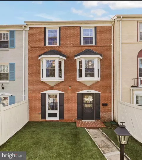 4429 Scarborough Sq, Alexandria, VA 22309