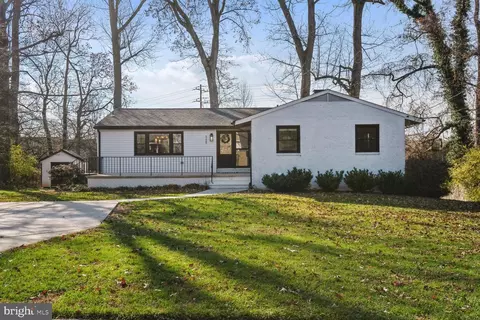 9229 Brian Dr, Vienna, VA 22180