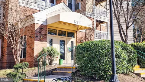 12919 Alton Sq #201, Herndon, VA 20170
