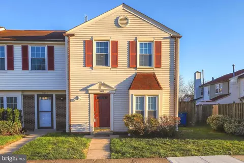 5939 Grisby House Ct, Centreville, VA 20120