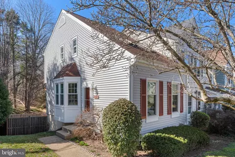 6378 Chimney Wood Ct, Alexandria, VA 22306