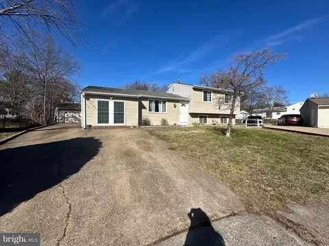 709 Morningside Ct, Herndon, VA 20170 photo 4