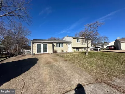 709 Morningside Ct, Herndon, VA 20170 photo 3