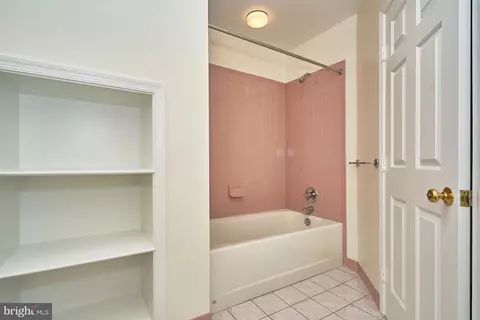Bath - 1813 Panarama Ct, Mclean, VA 22101 photo 5 of 6