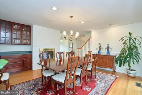 Dining - 1813 Panarama Ct, Mclean, VA 22101 photo 3 of 7