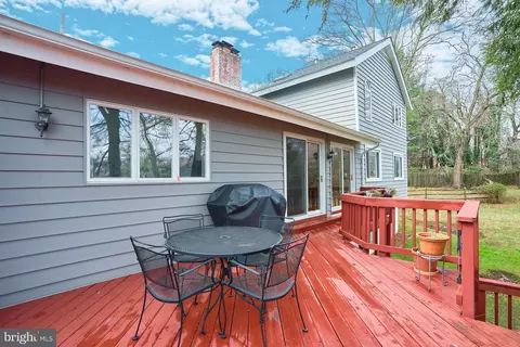 Exterior - 1813 Panarama Ct, Mclean, VA 22101 photo 4 of 9