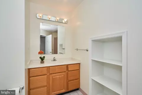 Bath - 1813 Panarama Ct, Mclean, VA 22101 photo 4 of 6