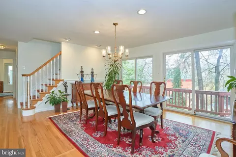 Dining - 1813 Panarama Ct, Mclean, VA 22101 photo 2 of 7
