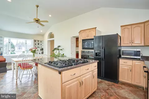 Kitchen - 1813 Panarama Ct, Mclean, VA 22101 photo 4 of 4