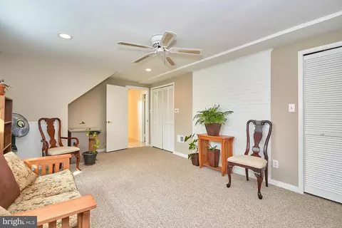 Living - 1813 Panarama Ct, Mclean, VA 22101 photo 6 of 8