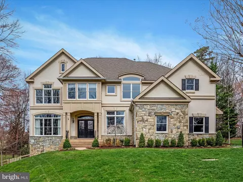 12490 Falkirk Dr, Fairfax, VA 22033