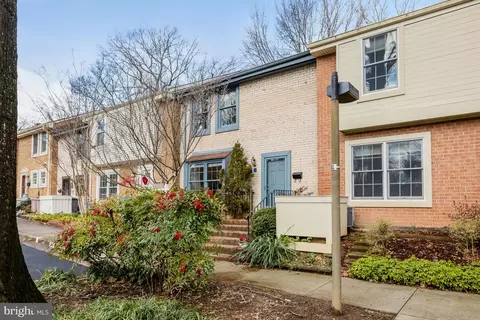 2119 Golf Course Dr, Reston, VA 20191
