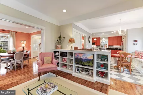 Living - 6622 Tucker Ave, Mclean, VA 22101 photo 2 of 4