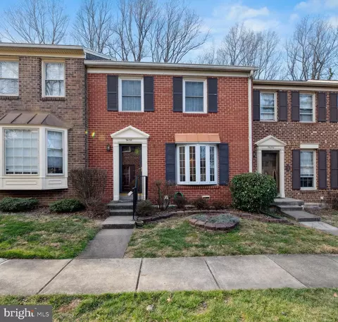 7478 Adams Park Ct, Annandale, VA 22003